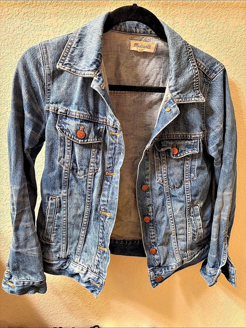 Madewell The Jean Jacket / Classic Denim Trucker Jacket Denim Jacket in Blue